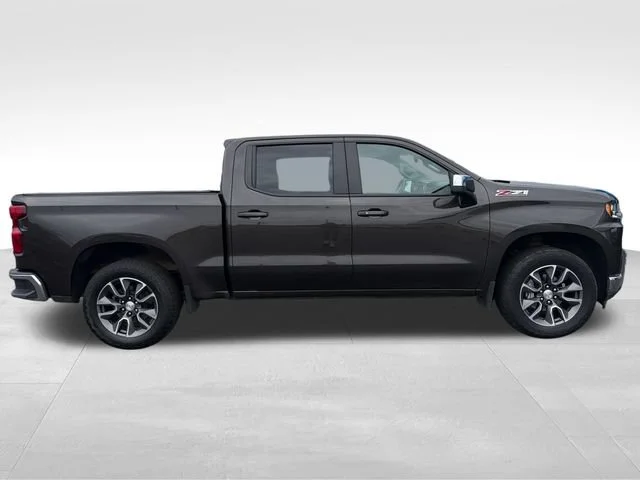 Used 2021 OXFORD BROWN METALLIC Chevrolet LT image 8
