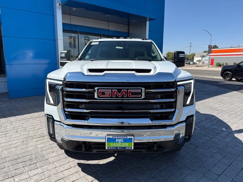 New 2026 Summit White GMC SLE DRW image 3