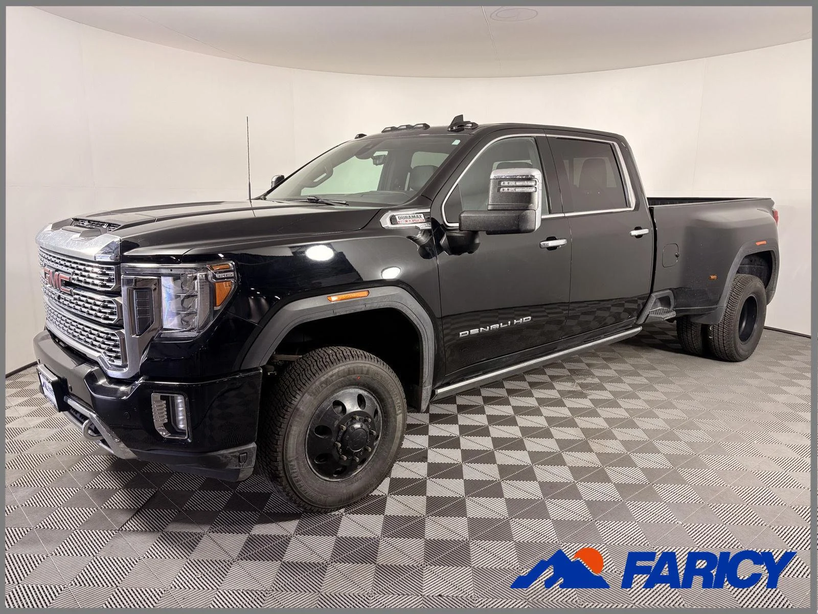 Used 2023 Onyx Black GMC Denali DRW image 1