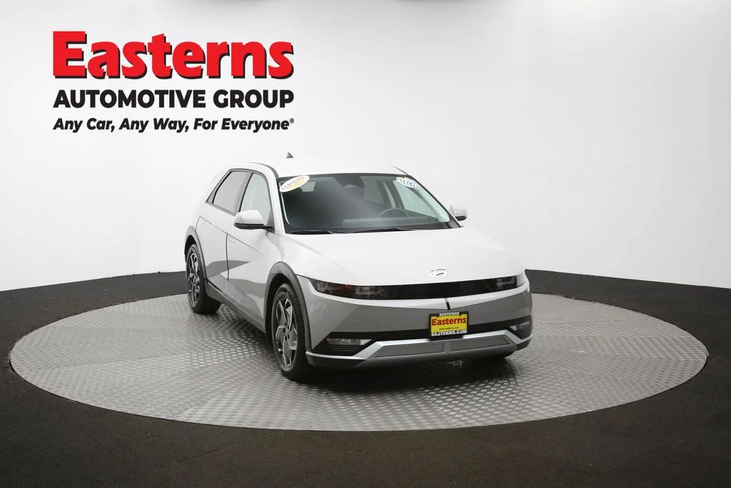 Used 2023 Gray Hyundai SE image 47
