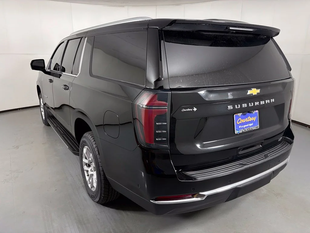 Used 2025 Black Chevrolet LT image 7