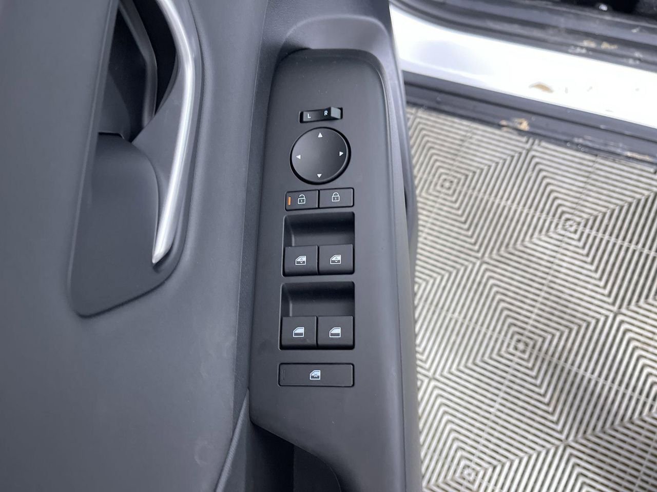 New 2026 Atlas White Hyundai SEL Premium AWD image 24