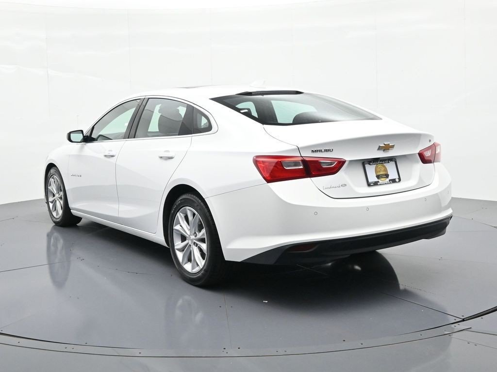Used 2024 Summit White Chevrolet LT 1LT image 8