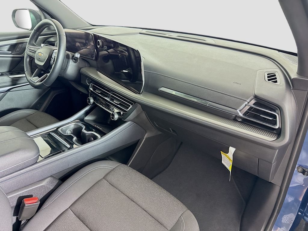 Used 2024 Lakeshore Blue Metallic Chevrolet LT image 29