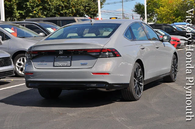 New 2026 Urban Gray Pearl Honda Touring image 3