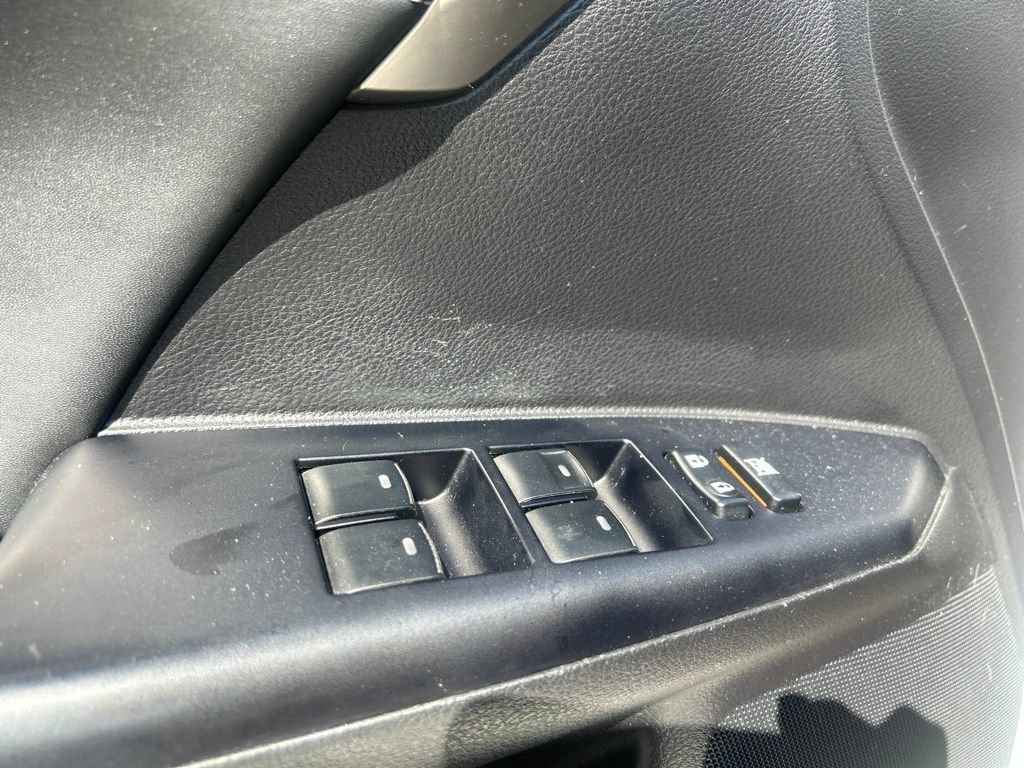 Used 2015 White Lexus 200h image 19