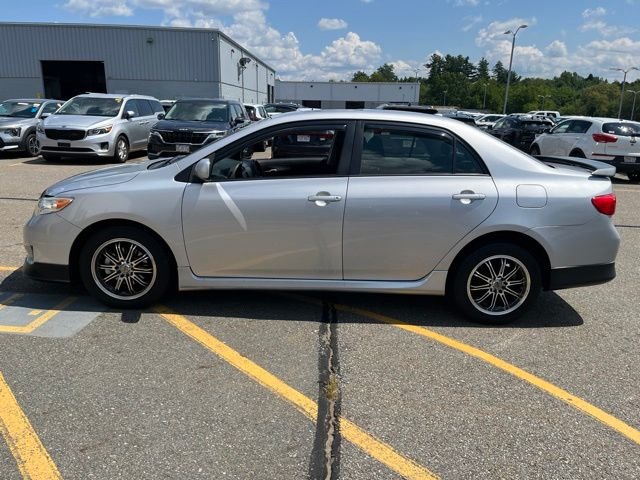 Used 2009 Silver Toyota  image 6