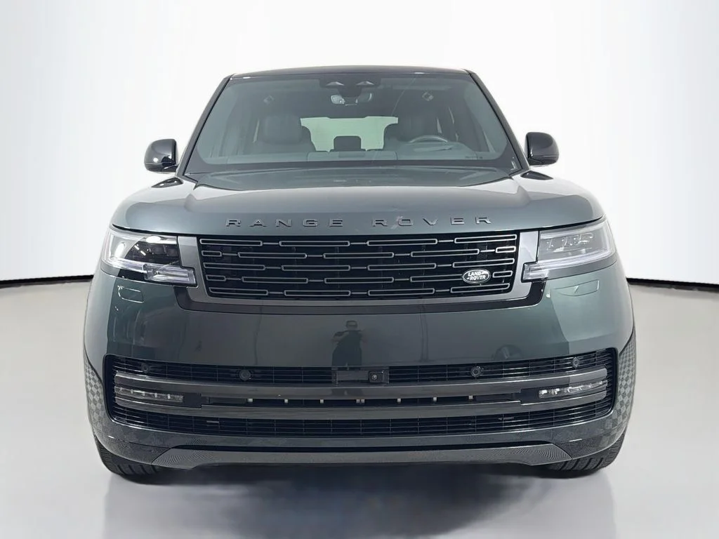 Used 2026 Green Land Rover SE image 2