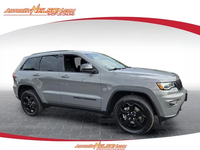 Used 2021 Gray Jeep Laredo image 1