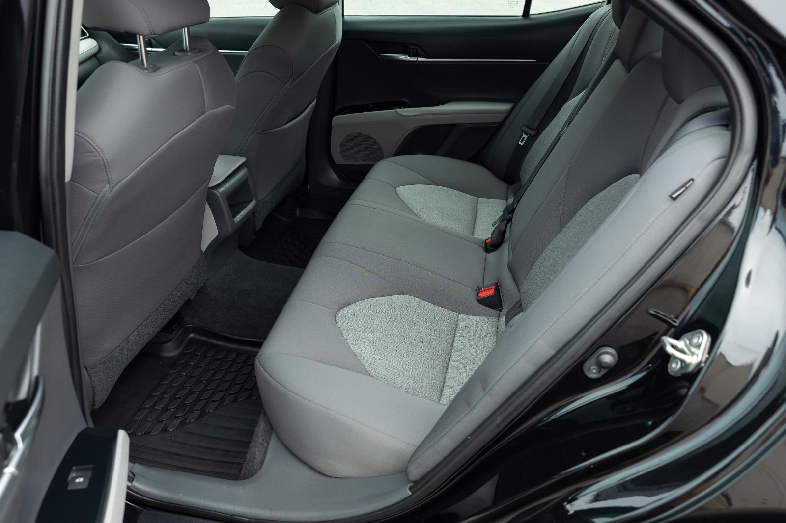 Used 2020 Midnight Black Metallic Toyota LE image 13