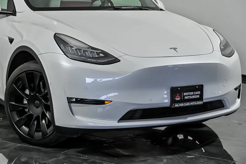 Used 2021 Tesla Model Y Long Range with VIN 5YJYGDEE1MF205957 for sale in Aurora, IL