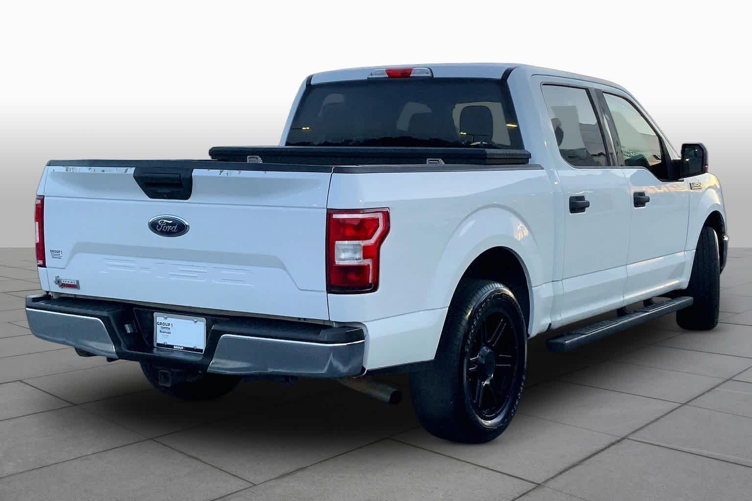 Used 2018 Oxford White Ford XLT image 13