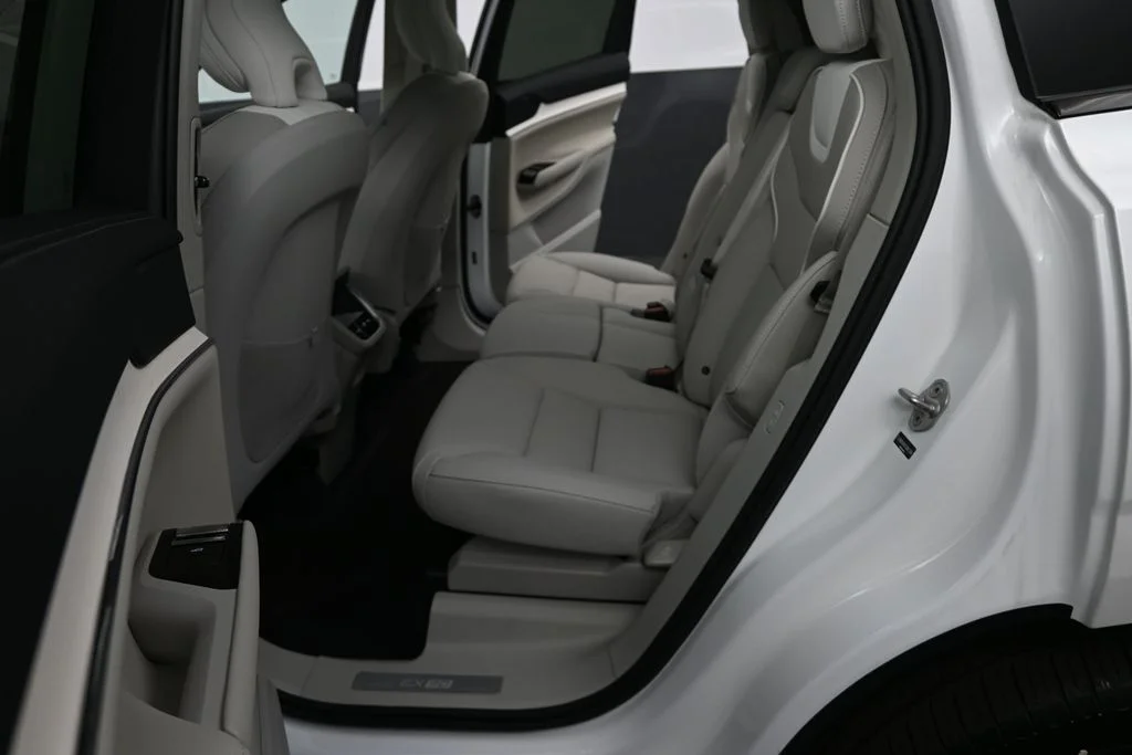 New 2026 Crystal White Volvo Twin Motor Plus image 13