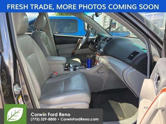 Used 2011 Gray Toyota Limited image 10
