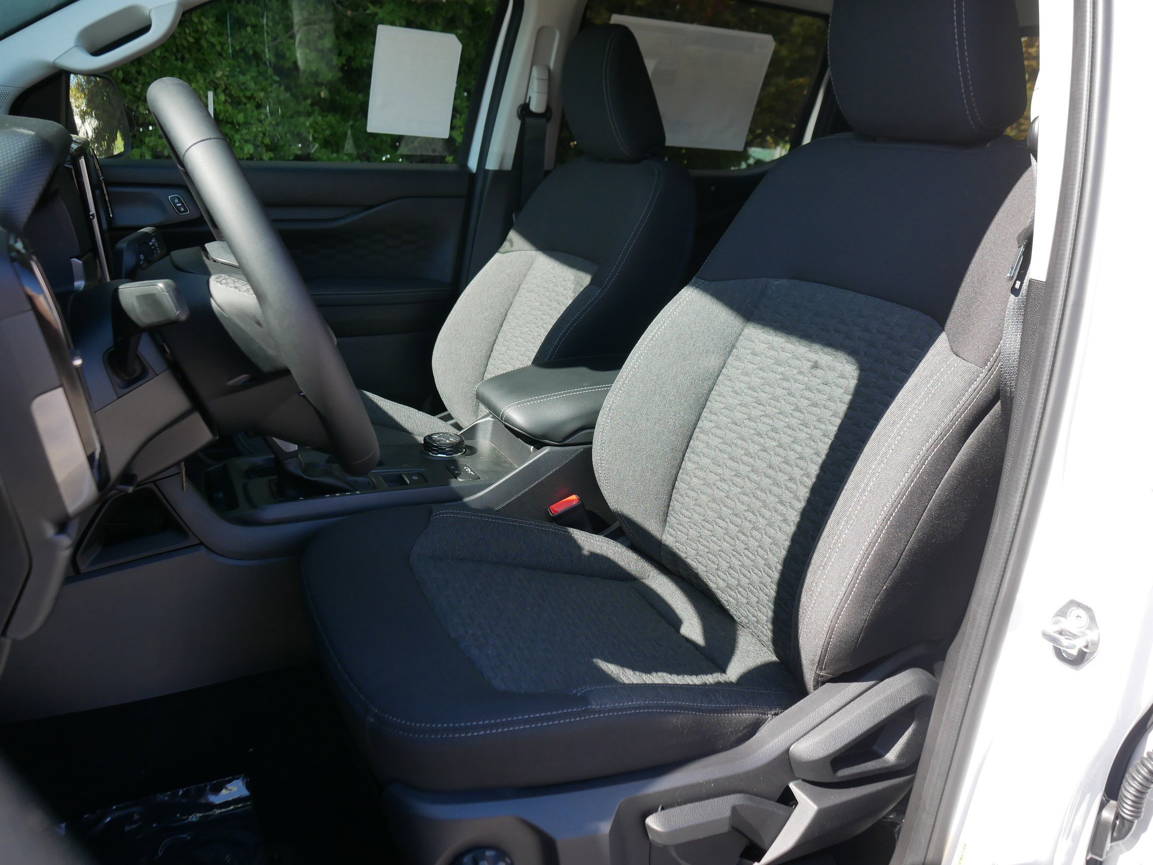New 2025 Oxford White Ford XLT image 35