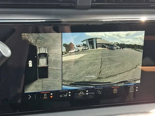 New 2026 Summit White GMC AT4 image 17