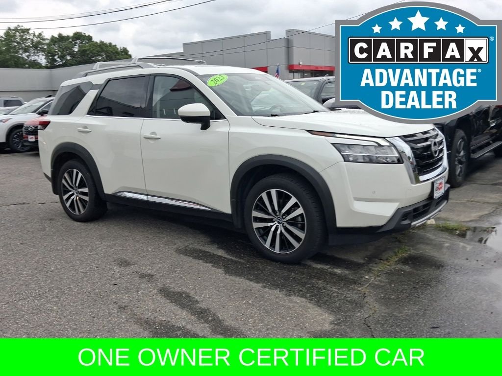 Used 2023 White Nissan Platinum image 3