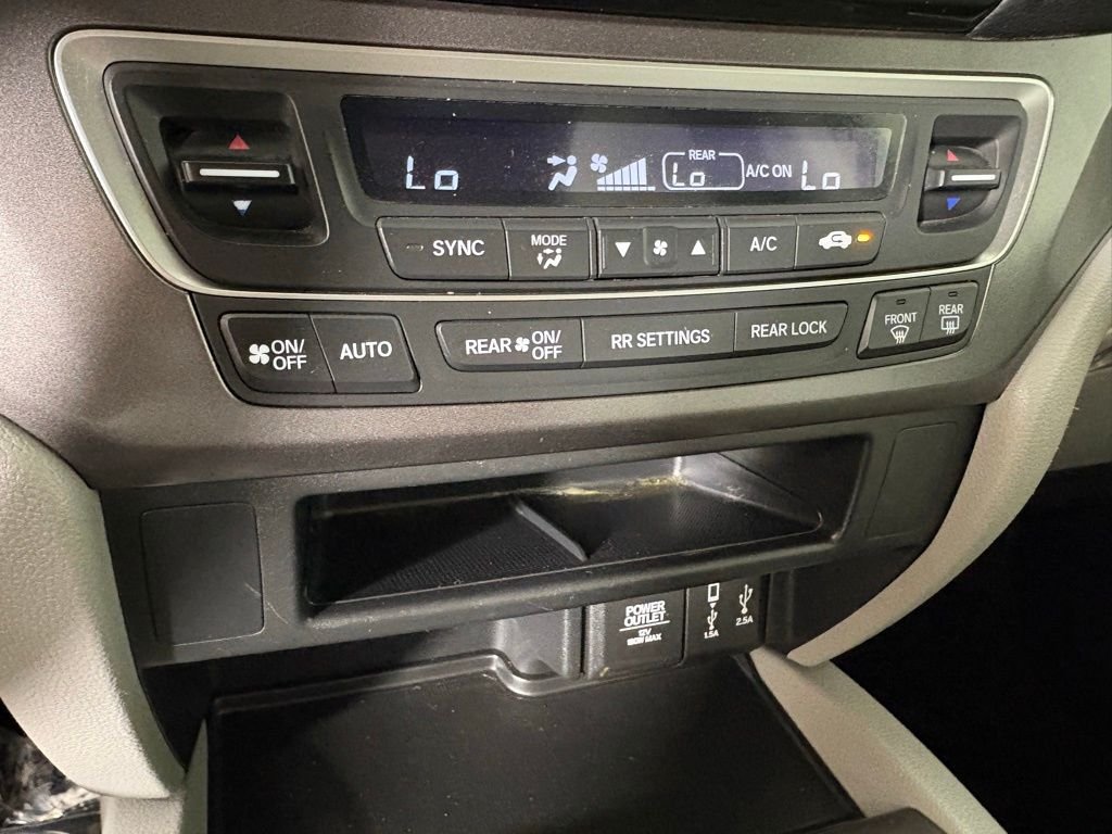Used 2017 Silver Honda EX image 31