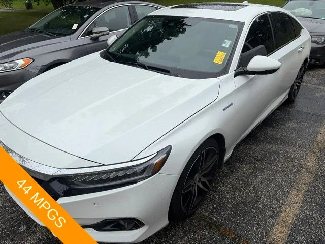 Used 2021 White Honda Touring image 1
