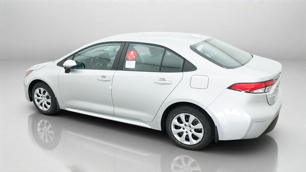 New 2027 Classic Silver Metallic Toyota LE image 15