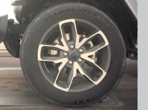 Used 2024 Silver Zynith Clearcoat Jeep Sport S image 9