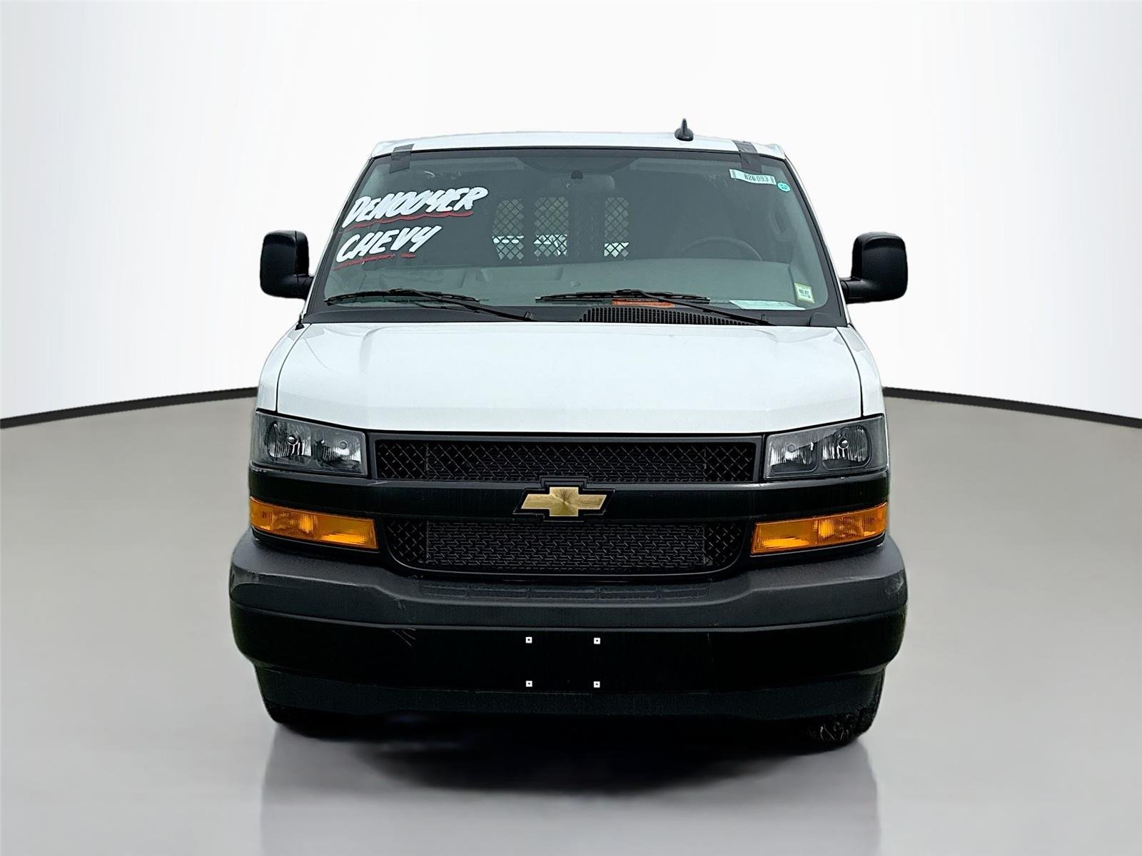 New 2026 Summit White Chevrolet WT image 4