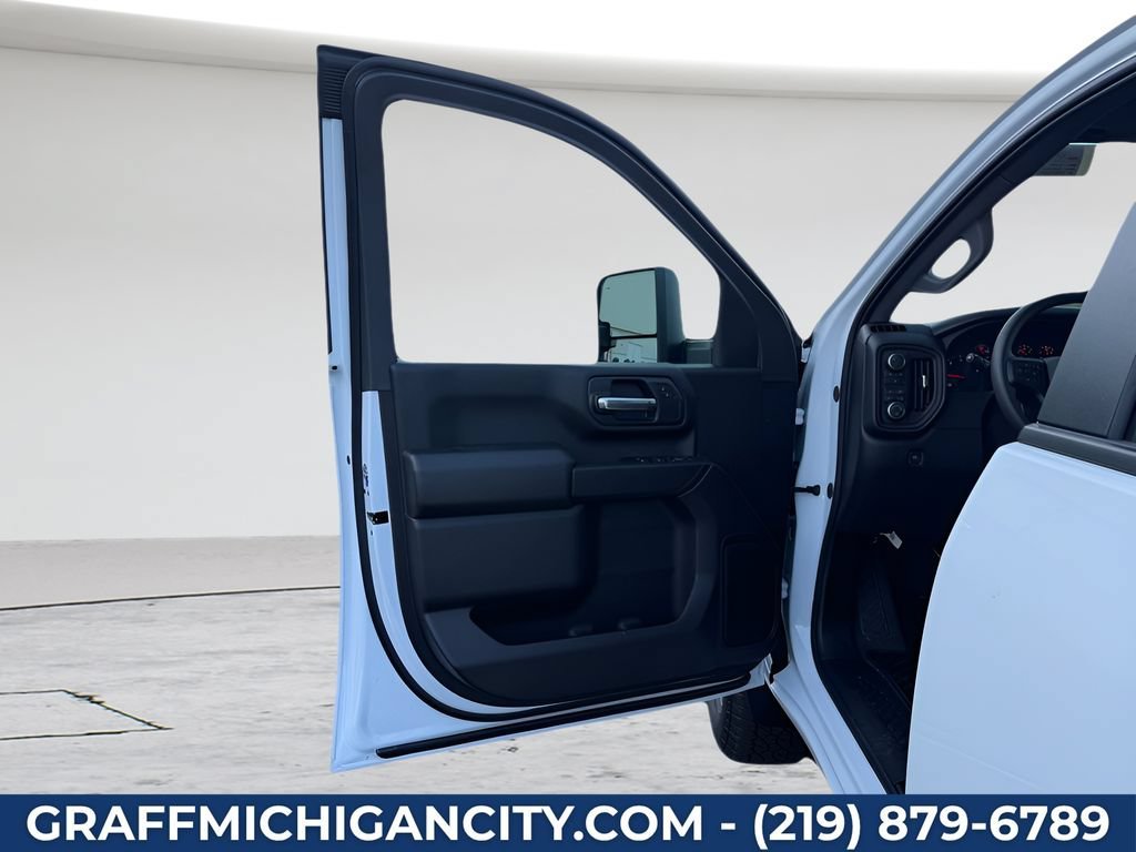 2026 Chevrolet Silverado 2500 HD Custom - Photo 9