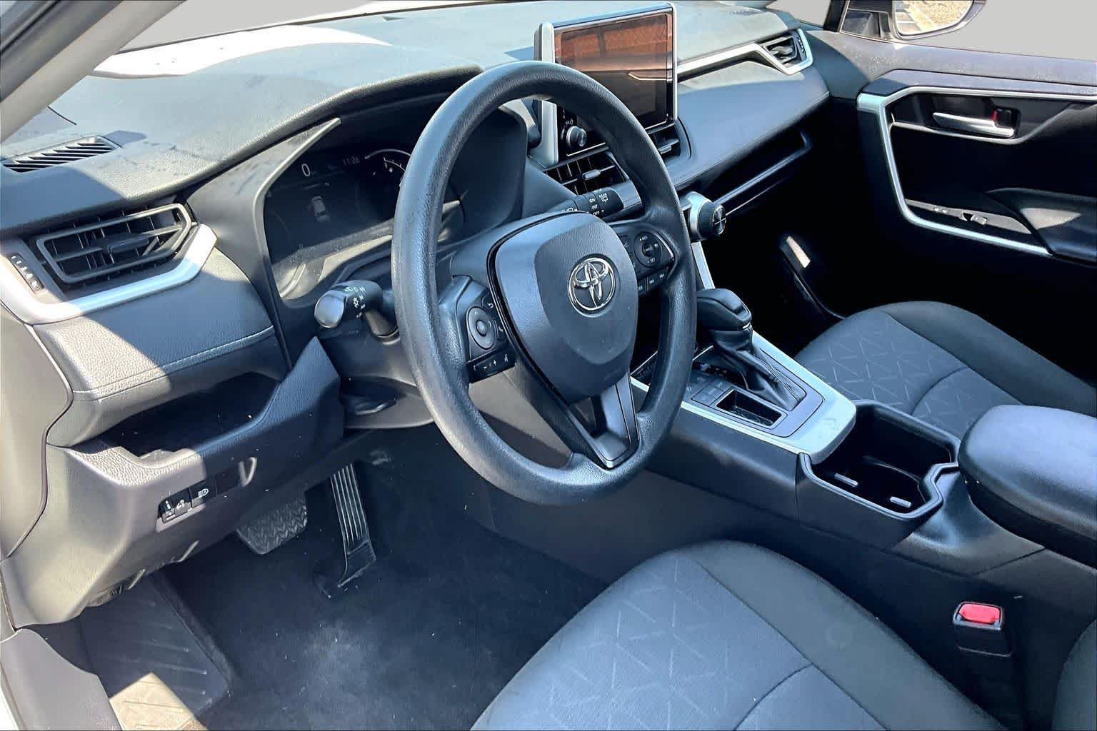 Used 2025 Ice Cap Toyota XLE image 15