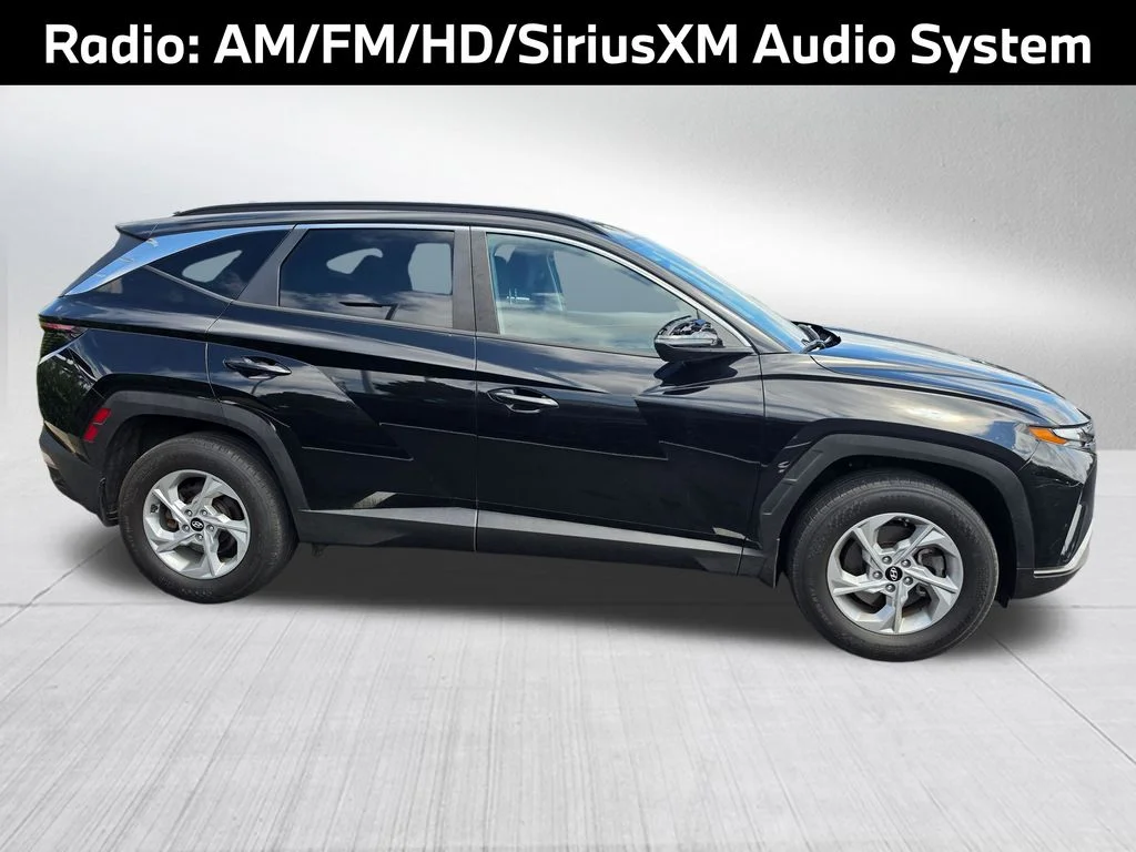 Used 2023 Black Hyundai SEL image 4