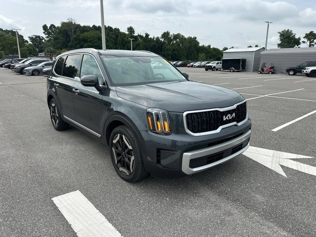 Certified Used 2024 Gray Kia EX image 1