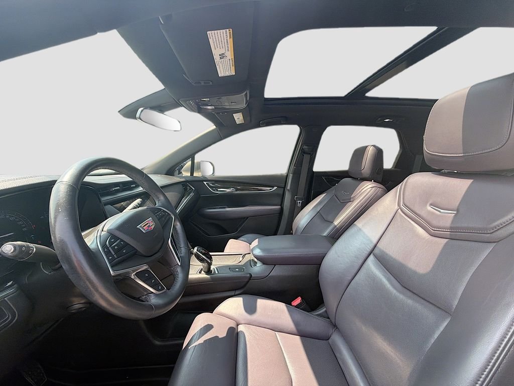 Used 2017 Silver Cadillac Luxury image 22