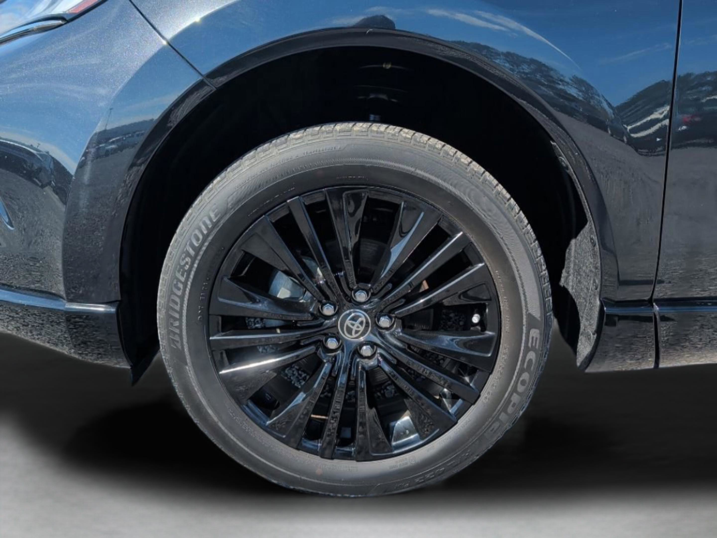2024 Toyota Venza Nightshade - Photo 47