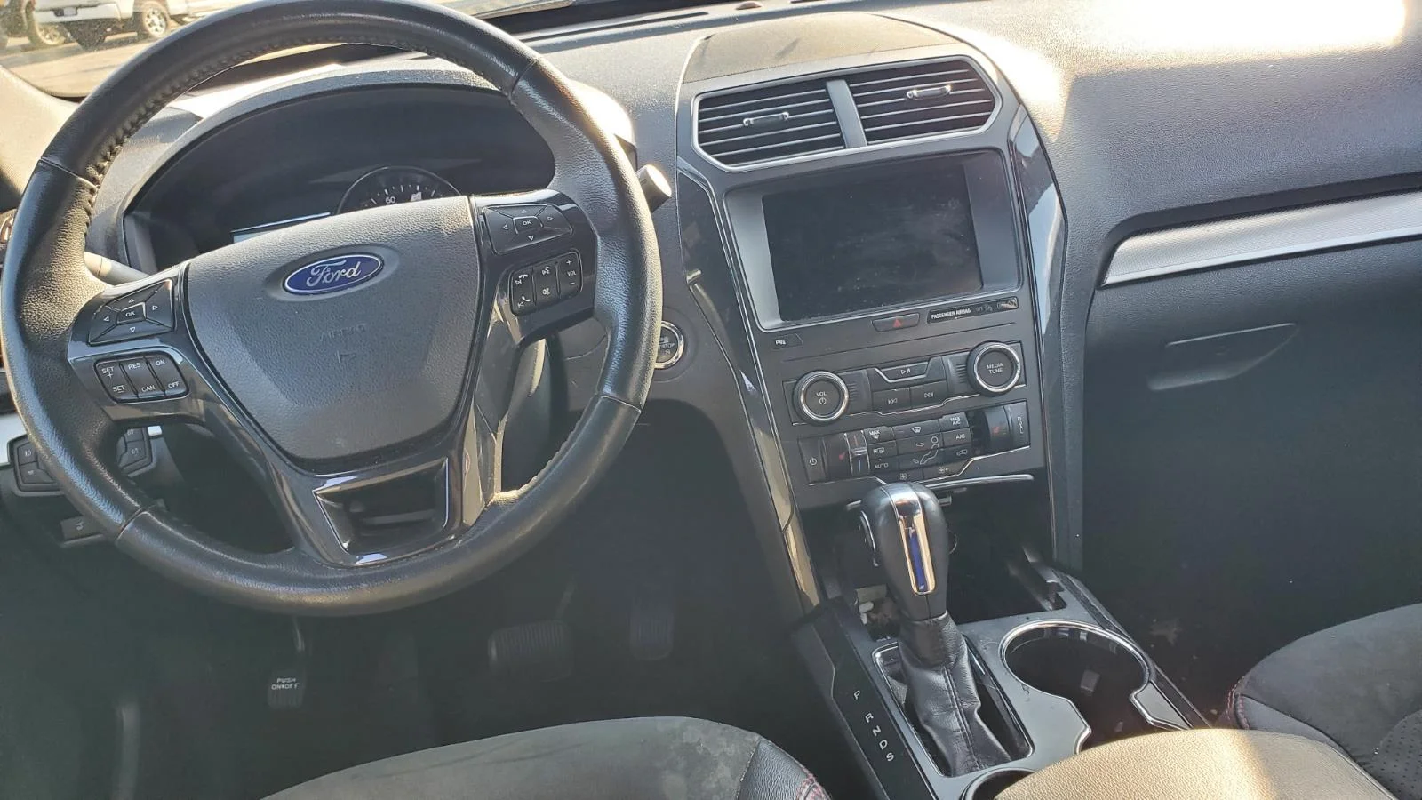 Used 2019 Agate Black Metallic Ford XLT image 5