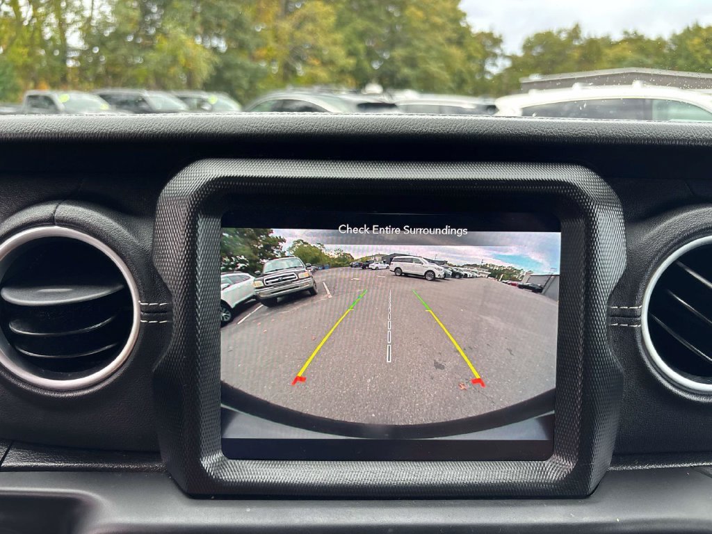 Used 2023 Black Jeep Sahara image 22
