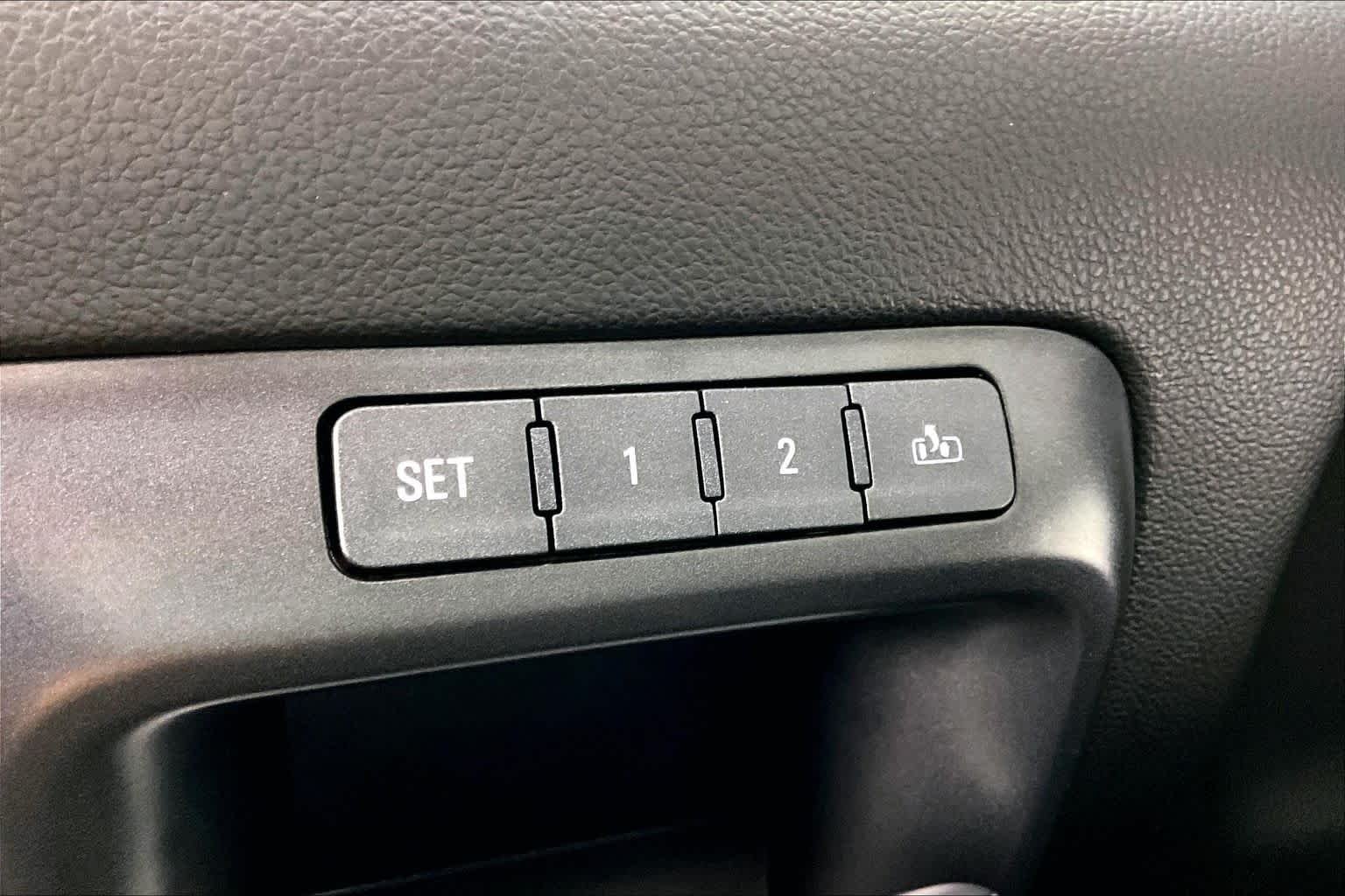 Used 2018 Onyx Black GMC SLT image 30