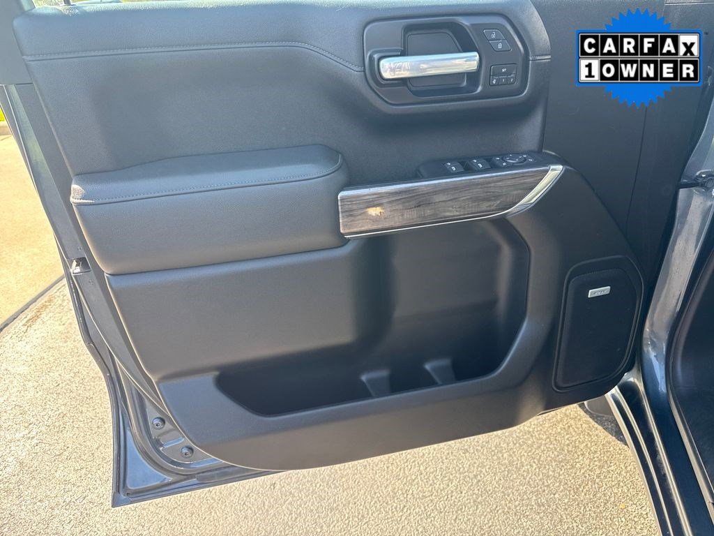 Used 2021 Shadow Gray Metallic Chevrolet LTZ image 27