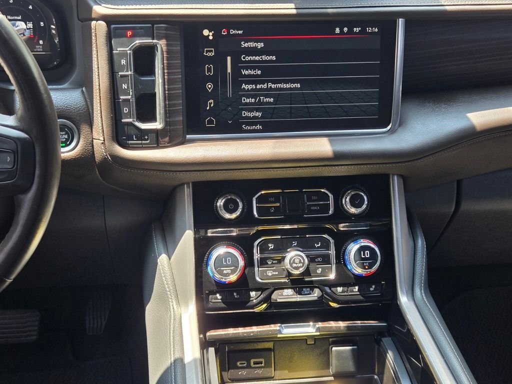 Used 2023 White GMC Denali image 21