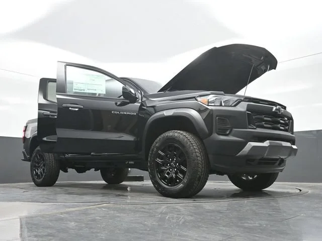 New 2026 Black Chevrolet Trail Boss image 32