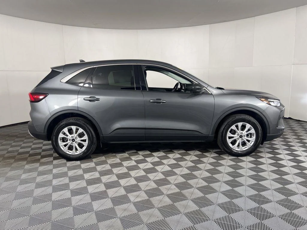 Used 2023 Gray Metallic Ford Active image 8