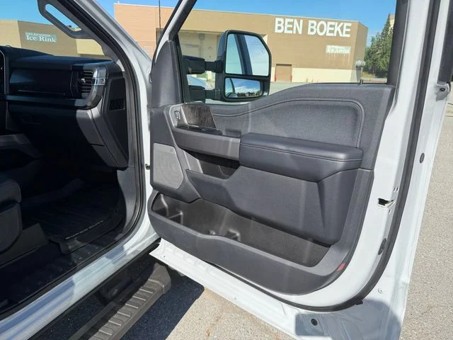 Certified Used 2025  Ford Lariat image 29