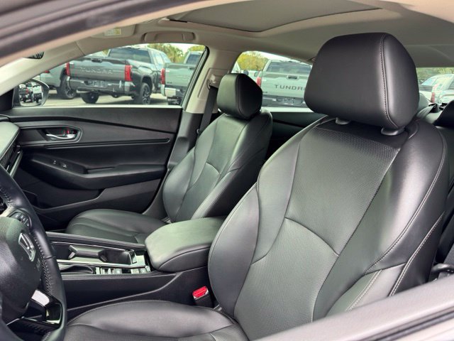 Used 2024  Honda EX-L image 11