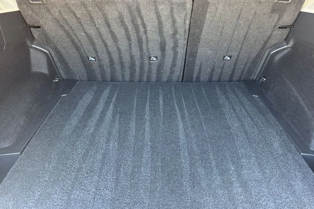 Used 2024 Gray Nissan S image 19