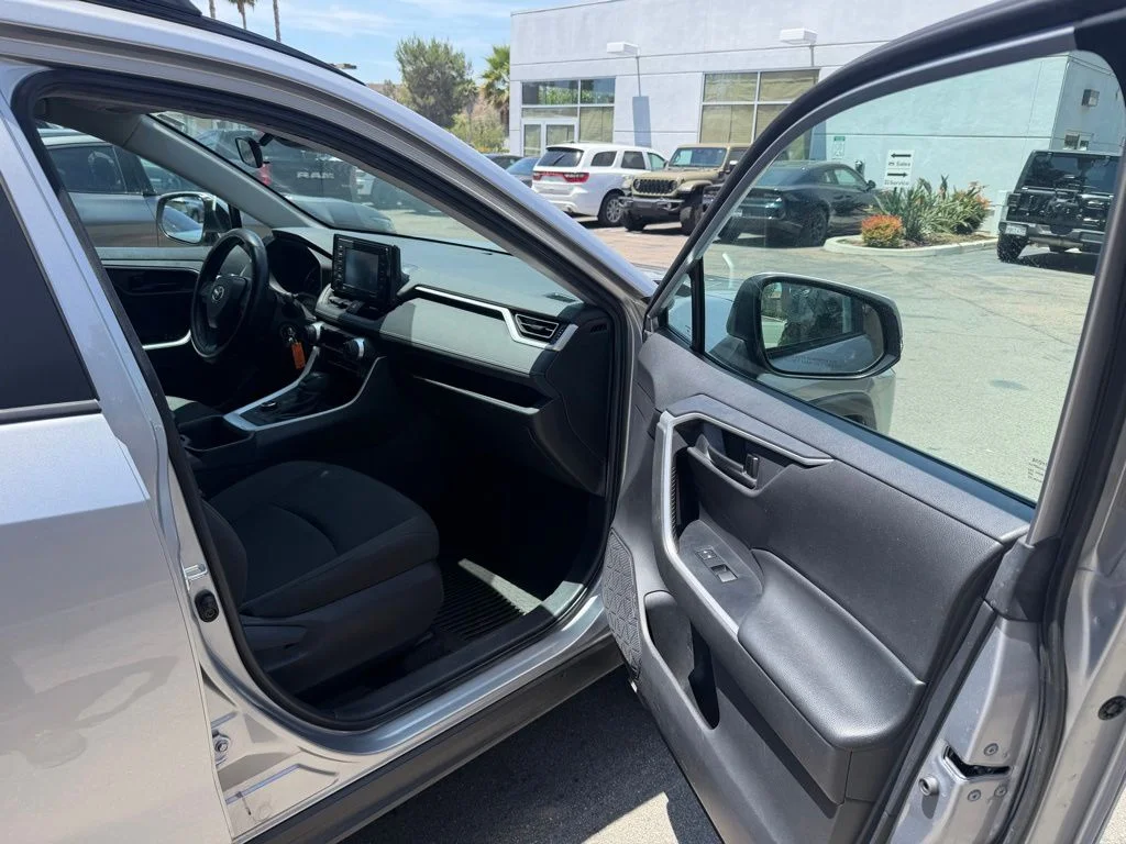 Used 2022 Silver Toyota LE image 15