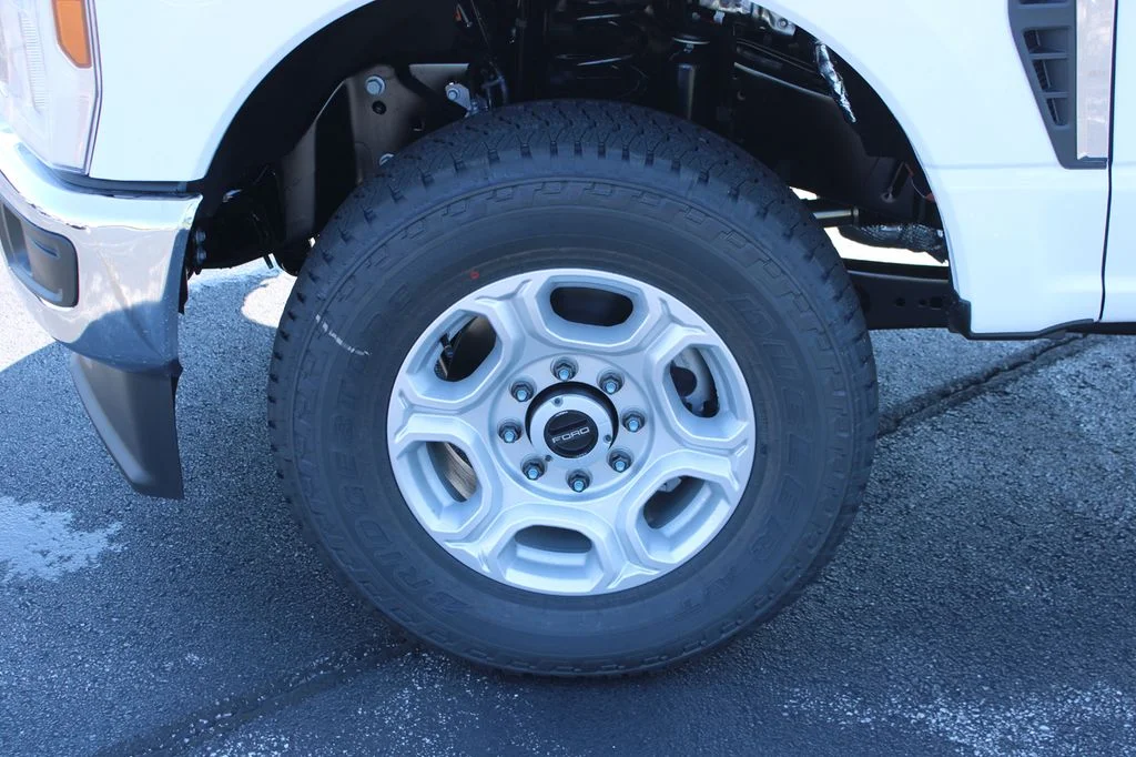New 2026 Oxford White Ford F-350® XLT image 5