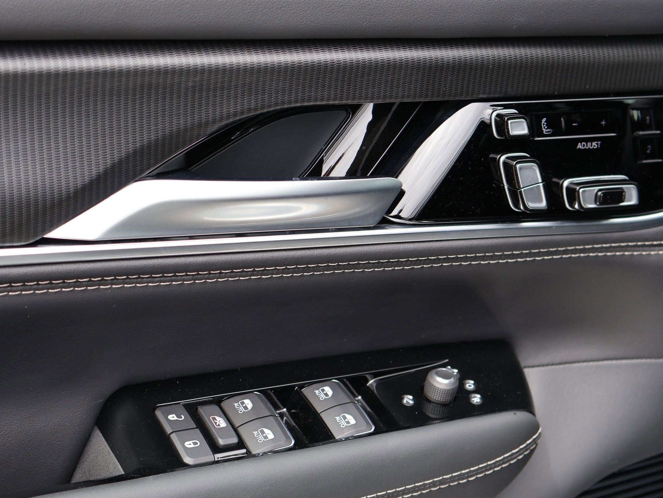 2026 Jeep Grand Wagoneer Summit Obsidian - Photo 11