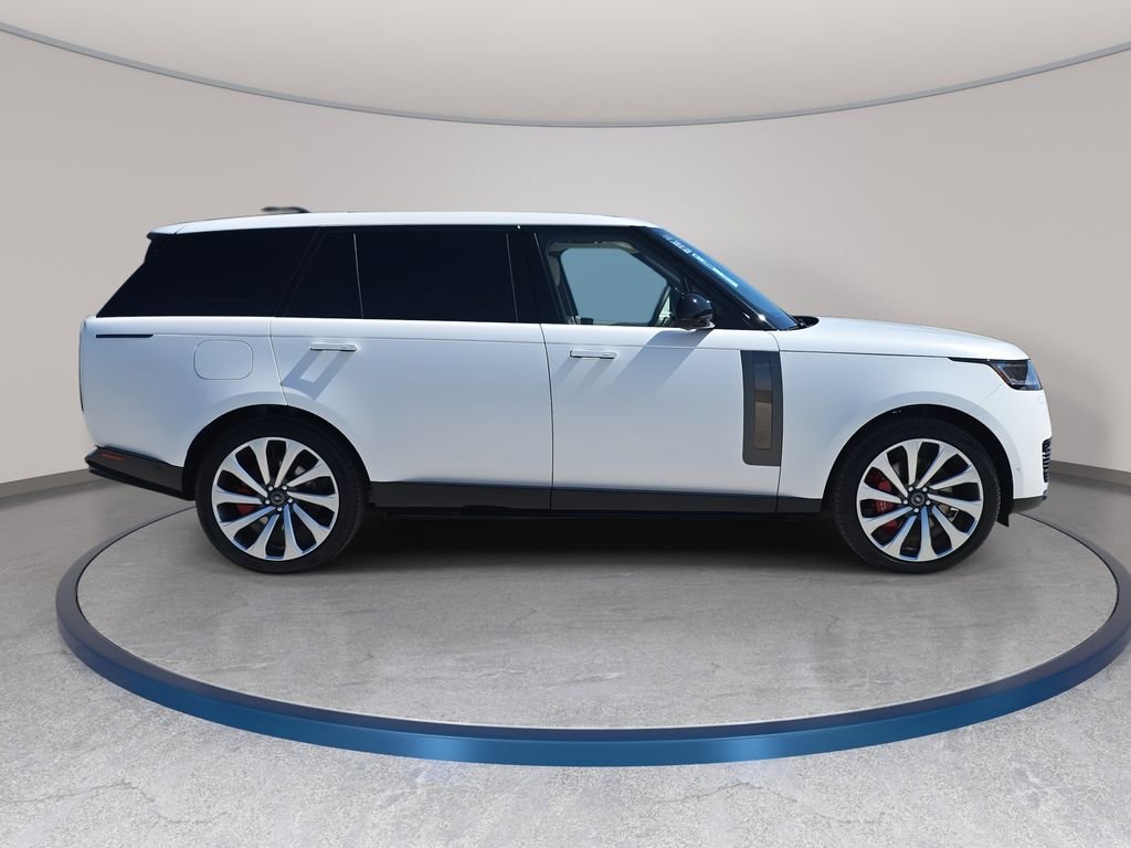New 2025 Icy White Satin Land Rover SV LWB image 4