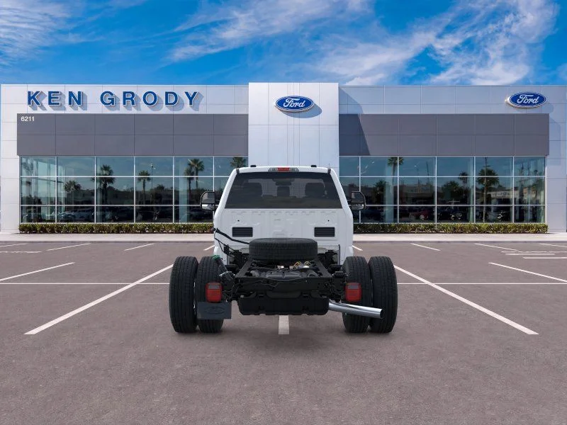 New 2025 Oxford White Ford XL image 7