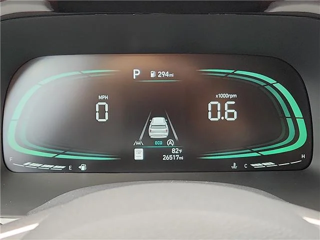 Used 2025 Silver Hyundai SEL Front-Wheel Drive image 18