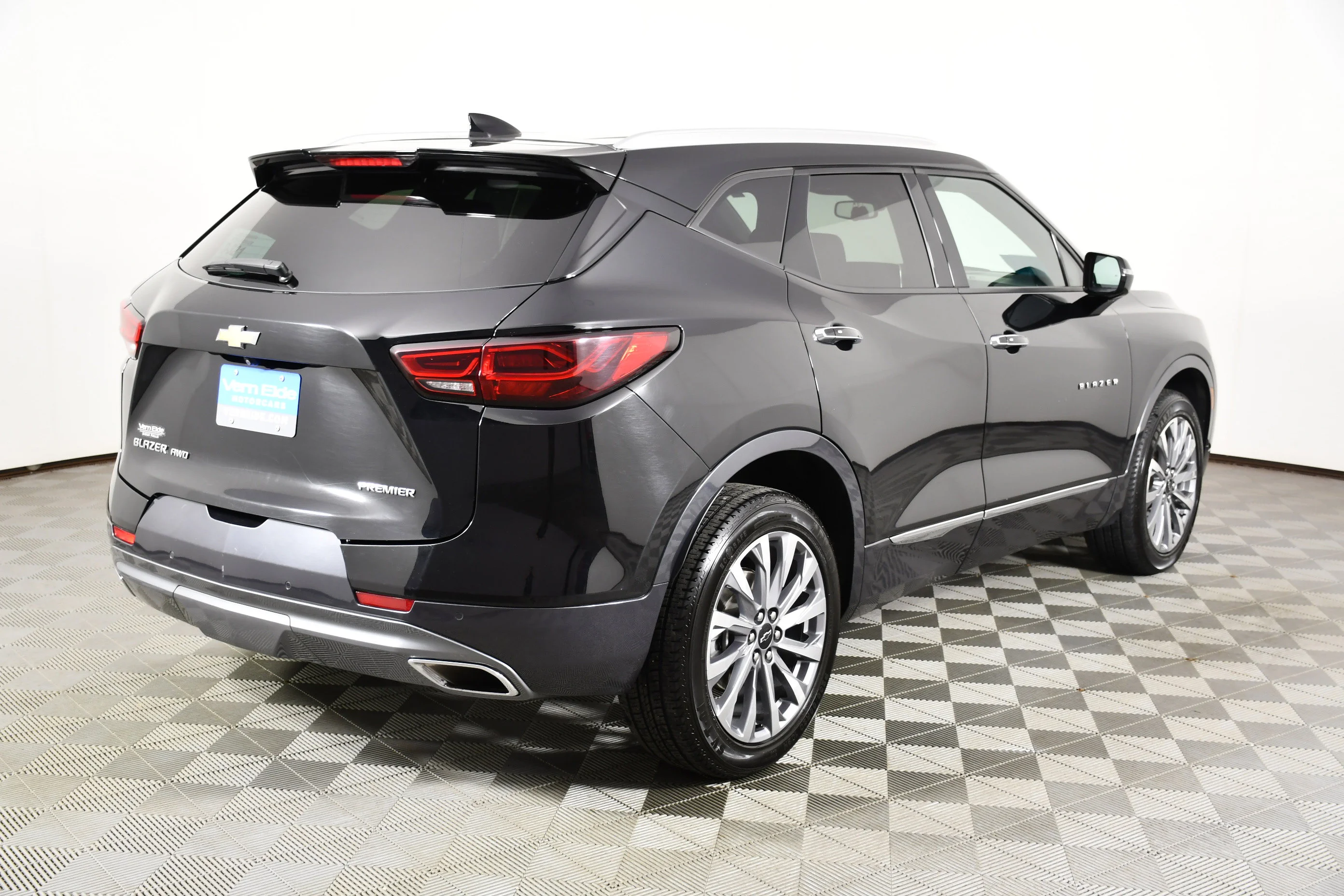 Used 2024 Black Chevrolet Premier image 6