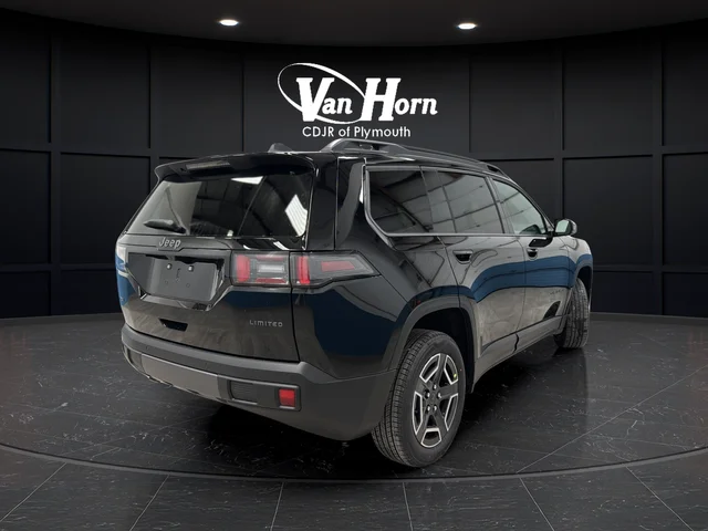 New 2026 Diamond Black Crystal Pearl-Coat Exterior Paint Jeep Limited image 3